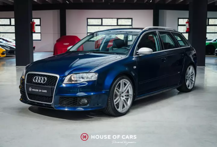 Audi RS4 (B7) painted in Mugello Blue