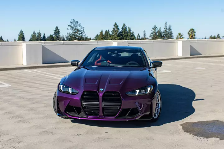 BMW M4 (G82) painted in Twilight Purple