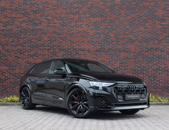 Audi Q8 painted in Mythos Black