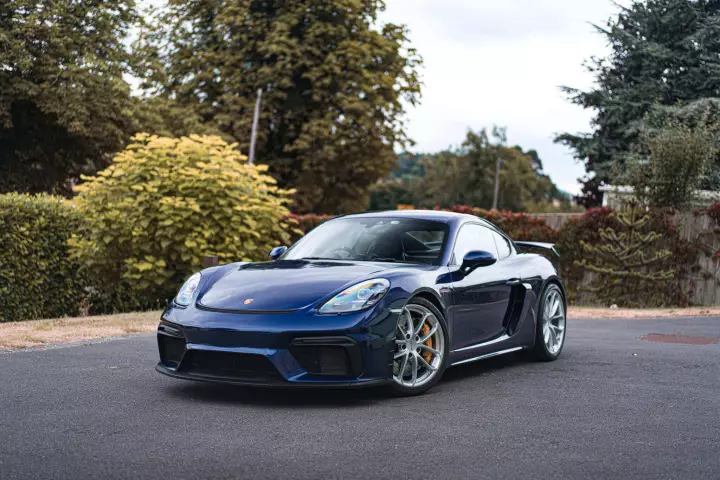 Porsche 718 Cayman GT4 (982) painted in Gentian Blue Metallic