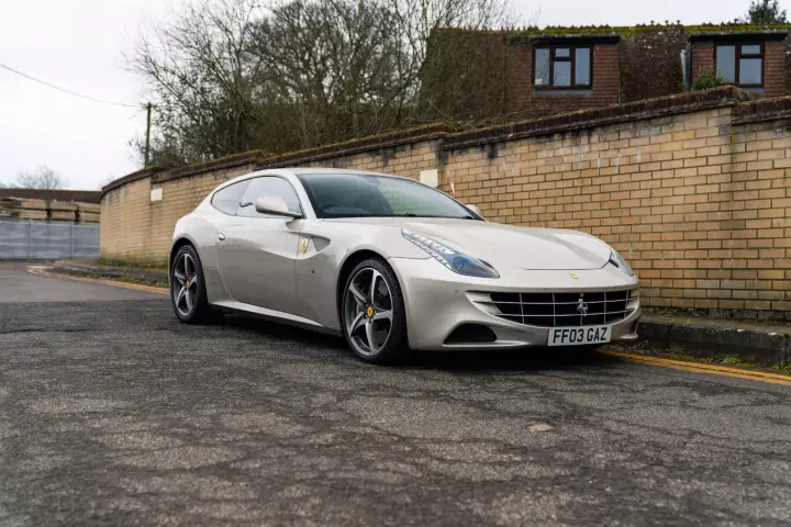 Ferrari FF painted in Nuovo Grigio Ingrid