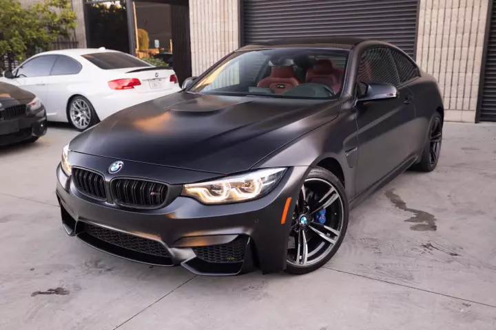 BMW M4 (F82) painted in Frozen Black