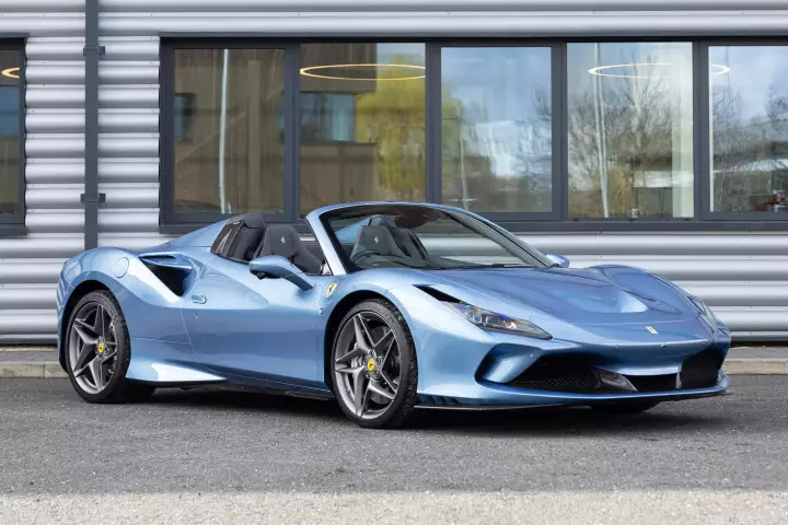 Ferrari F8 Spider painted in Azzurro California