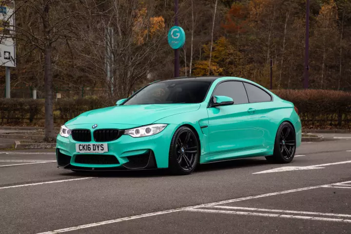 BMW M4 (F82) painted in Mint Green