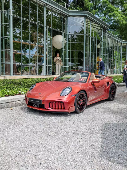 Porsche 911 Turbo S Cabriolet (992.2) painted in Sunset Magic Chromaflair