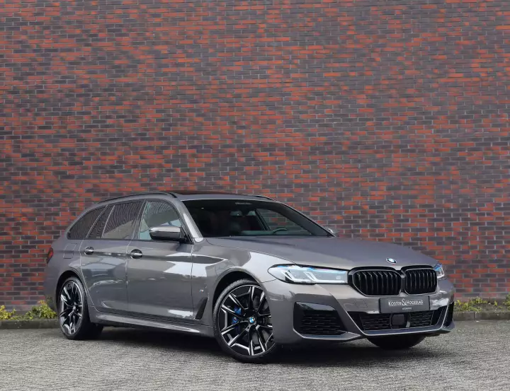 BMW 5 Series Touring (G31) painted in Alvit Grey