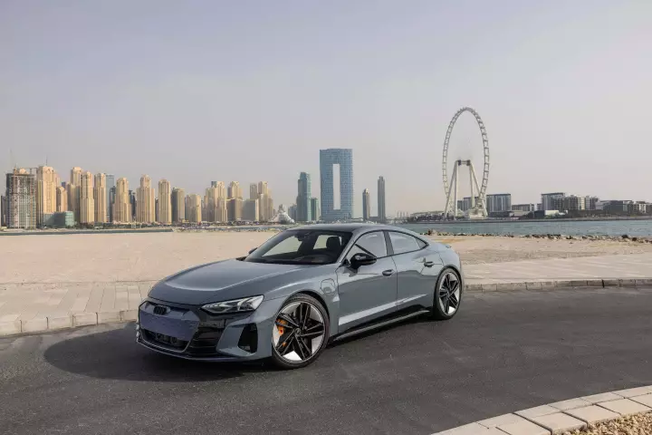 Audi RS e-tron GT painted in Kemora Grey