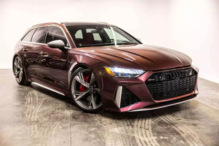 Audi RS6 Avant (C8) painted in Cassis