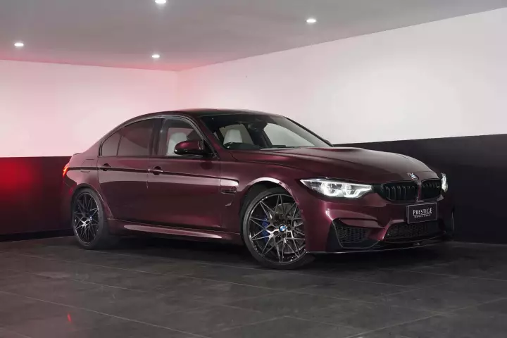 BMW M3 (F80) painted in Wildberry