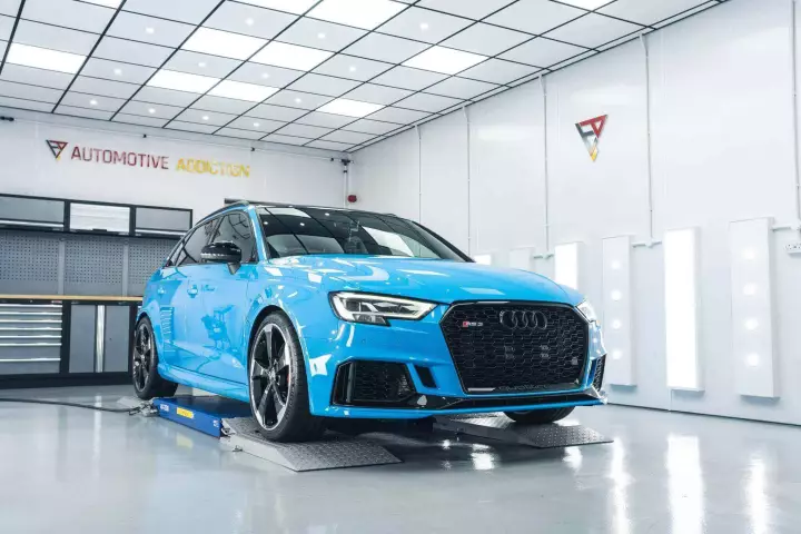 Audi RS3 Sportback (8V) painted in Riviera Blue