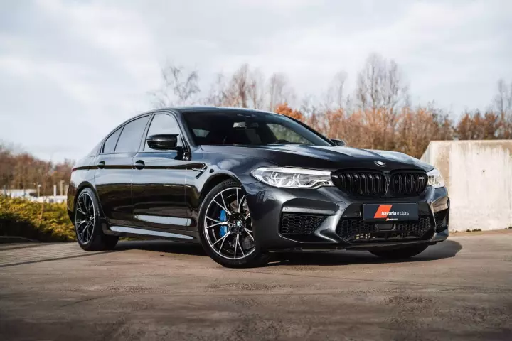 BMW M5 (F90) painted in Singapore Grey