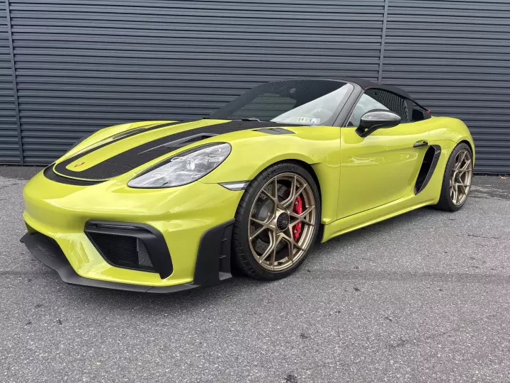 Porsche 718 Spyder RS (982) painted in Linden Green