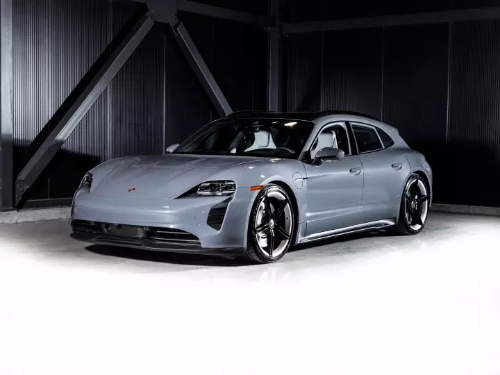 Porsche Taycan Sport Turismo painted in Grigio Telesto