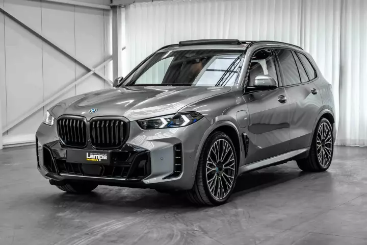 BMW X5 (G05 LCI) painted in Skyscraper Grey