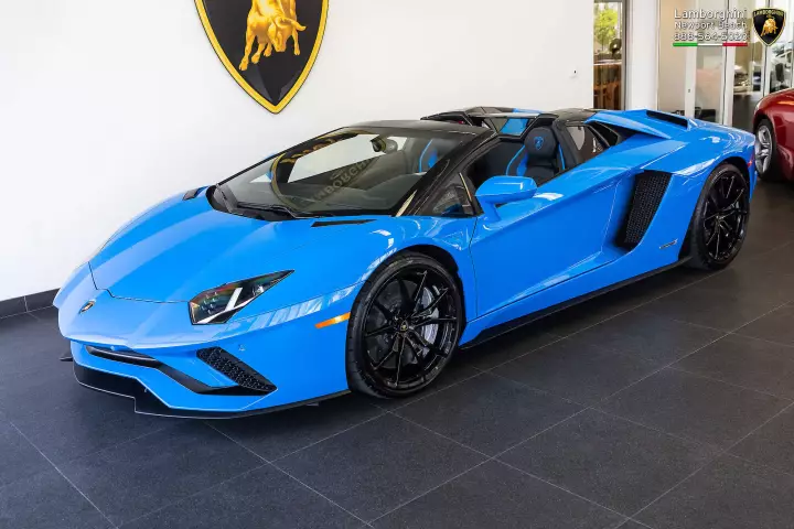 Lamborghini Aventador S Roadster (LP740-4) painted in Blu Nila