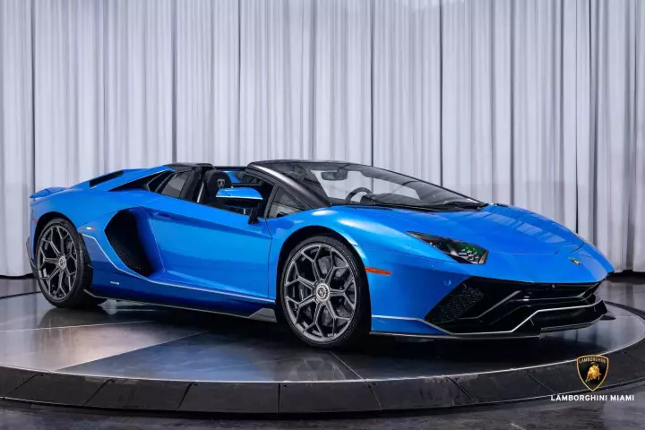 Lamborghini Aventador Ultimae Roadster (LP780-4) painted in Blu Tawaret and Blu Nethuns