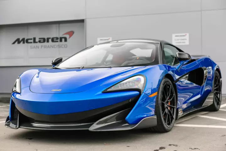 McLaren 600LT painted in Vega Blue