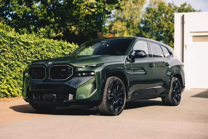 BMW XM painted in Malachite Green II