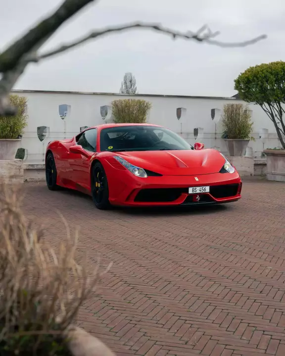 Ferrari 458 Speciale painted in Rosso Corsa