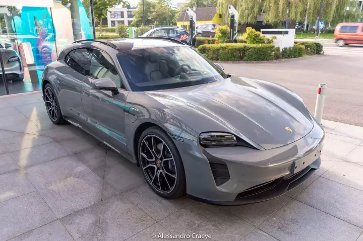 Porsche Taycan Sport Turismo painted in China Grey