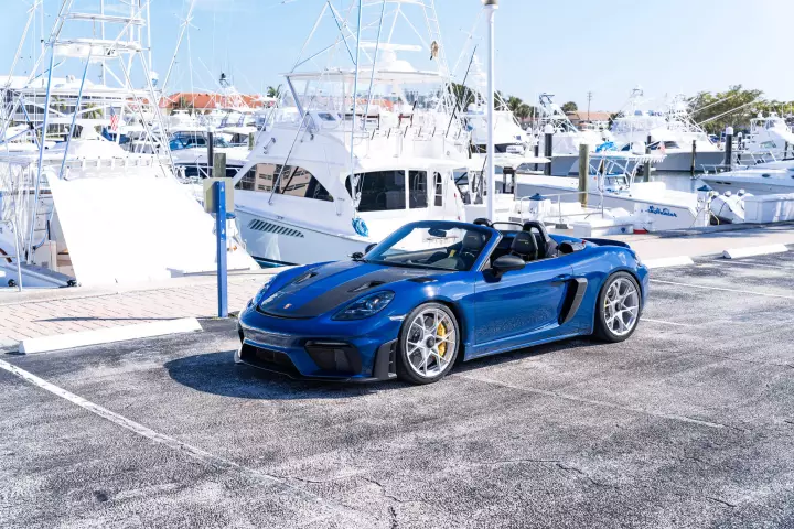 Porsche 718 Spyder RS (982) painted in Albert Blue