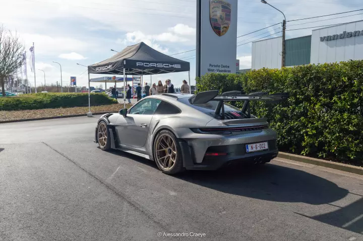 Porsche 911 GT3 RS (992.1) painted in Stone Grey Metallic