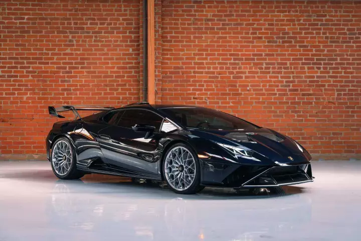 Lamborghini Huracán STO (LP640-2) painted in Blu Fontus