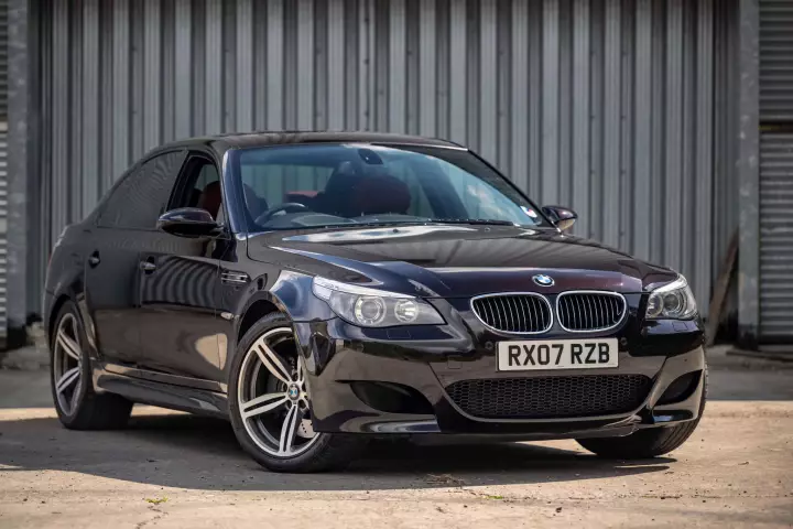 BMW M5 (E60) painted in Ruby Black