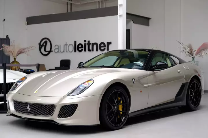 Ferrari 599 GTO painted in Grigio Ingrid and Nero DS