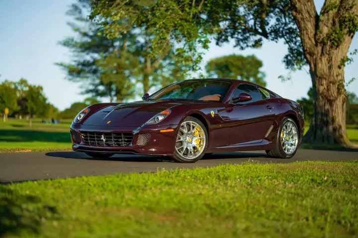 Ferrari 599 GTB Fiorano painted in Vinaccia