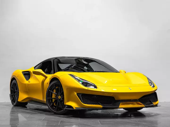 Ferrari 488 Pista painted in Giallo Triplo Strato and Nero DS
