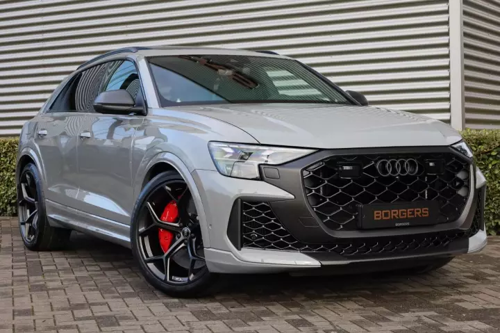 Audi RS Q8 painted in Nardo Grey