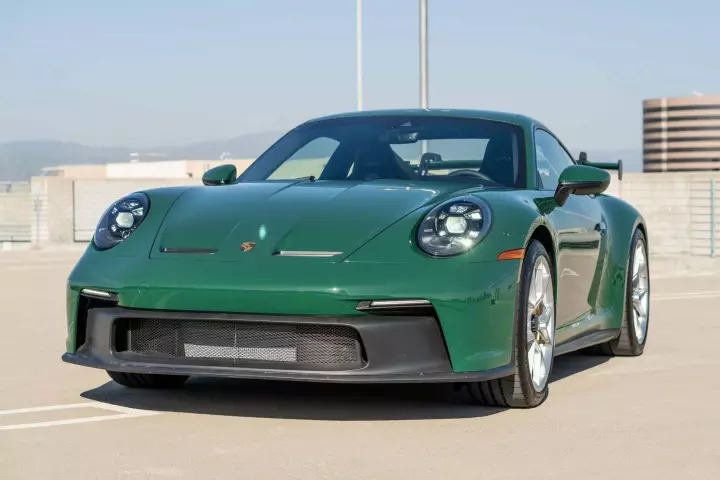 Porsche 911 GT3 (992.1) painted in Irish Green