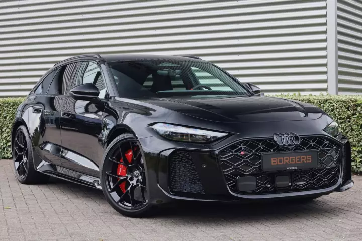 Audi RS5 Avant (B10) painted in Mythos Black