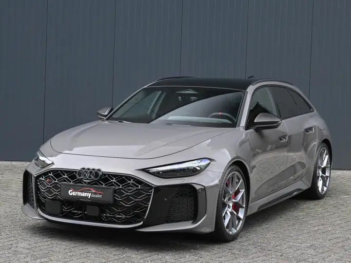 Audi RS5 Avant (B10) painted in Plateau Grey