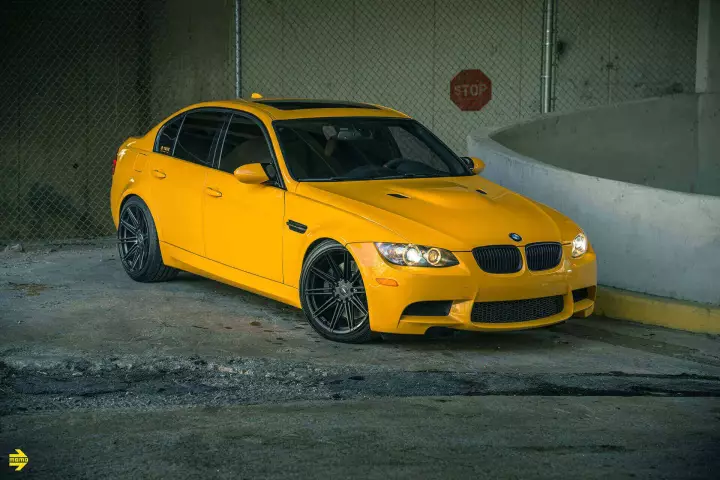 BMW M3 (E90) painted in Atacama Yellow