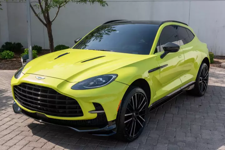 Aston Martin DBX 707 painted in Lime Essence
