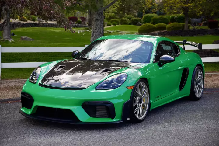 Porsche 718 Cayman GT4 RS (982) painted in Signal Green