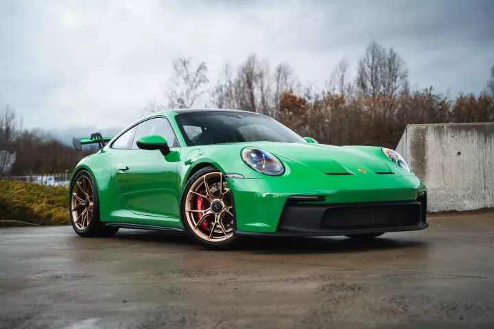 Porsche 911 GT3 (992.1) painted in Python Green