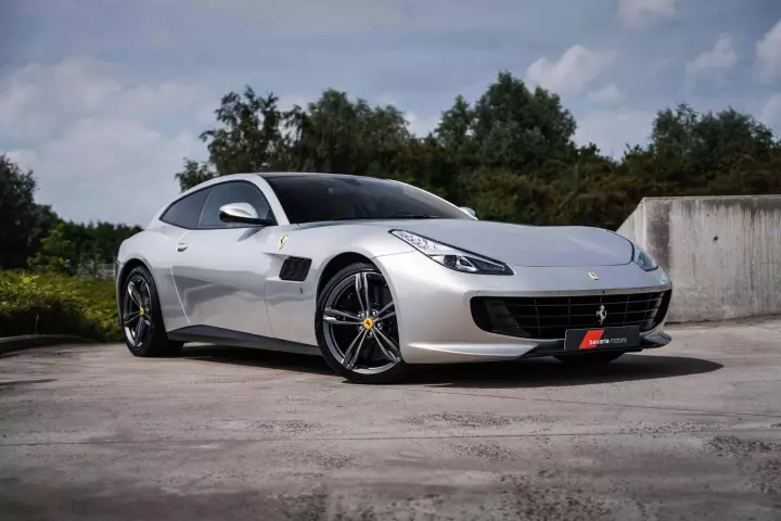 Ferrari GTC4Lusso painted in Grigio Abu Dhabi