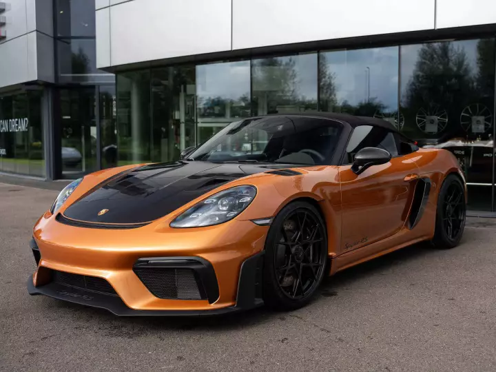Porsche 718 Spyder RS (982) painted in Nordic Gold Metallic