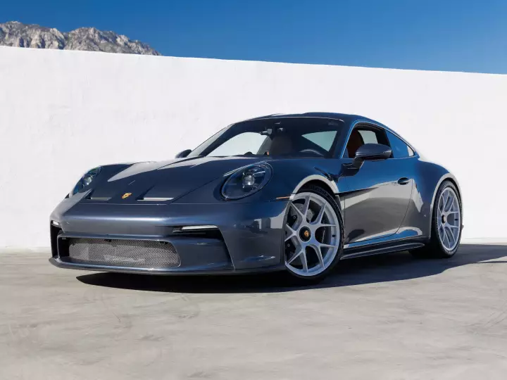 Porsche 911 S/T (992) painted in Yachting Blue Metallic