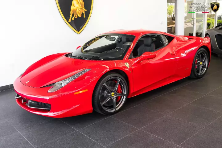 Ferrari 458 Italia painted in Rosso Corsa