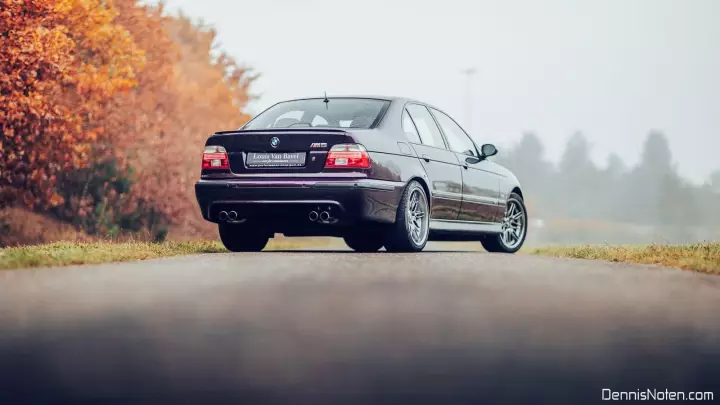 BMW M5 (E39) painted in Mora
