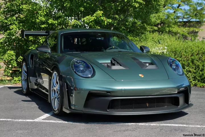Porsche 911 GT3 RS (992.1) painted in Malachite Green Metallic