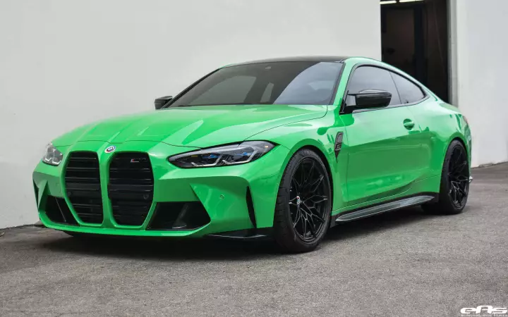 BMW M4 (G82) painted in Signal Green