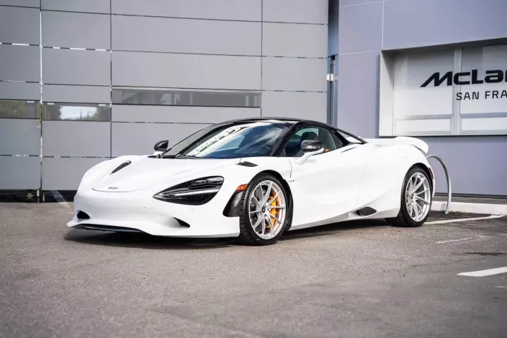McLaren 750S Spider painted in Silica White
