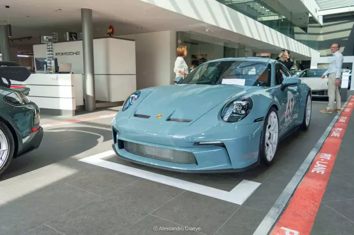 Porsche 911 S/T (992) painted in Shore Blue Metallic