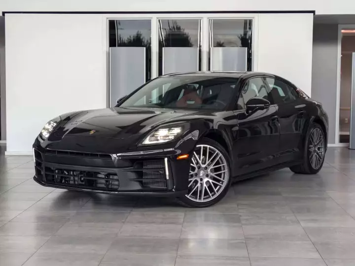 Porsche Panamera (972) painted in Jet Black Metallic