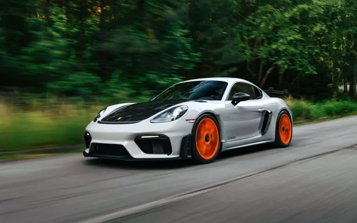 Porsche 718 Cayman GT4 RS (982) painted in Grigio Campovolo